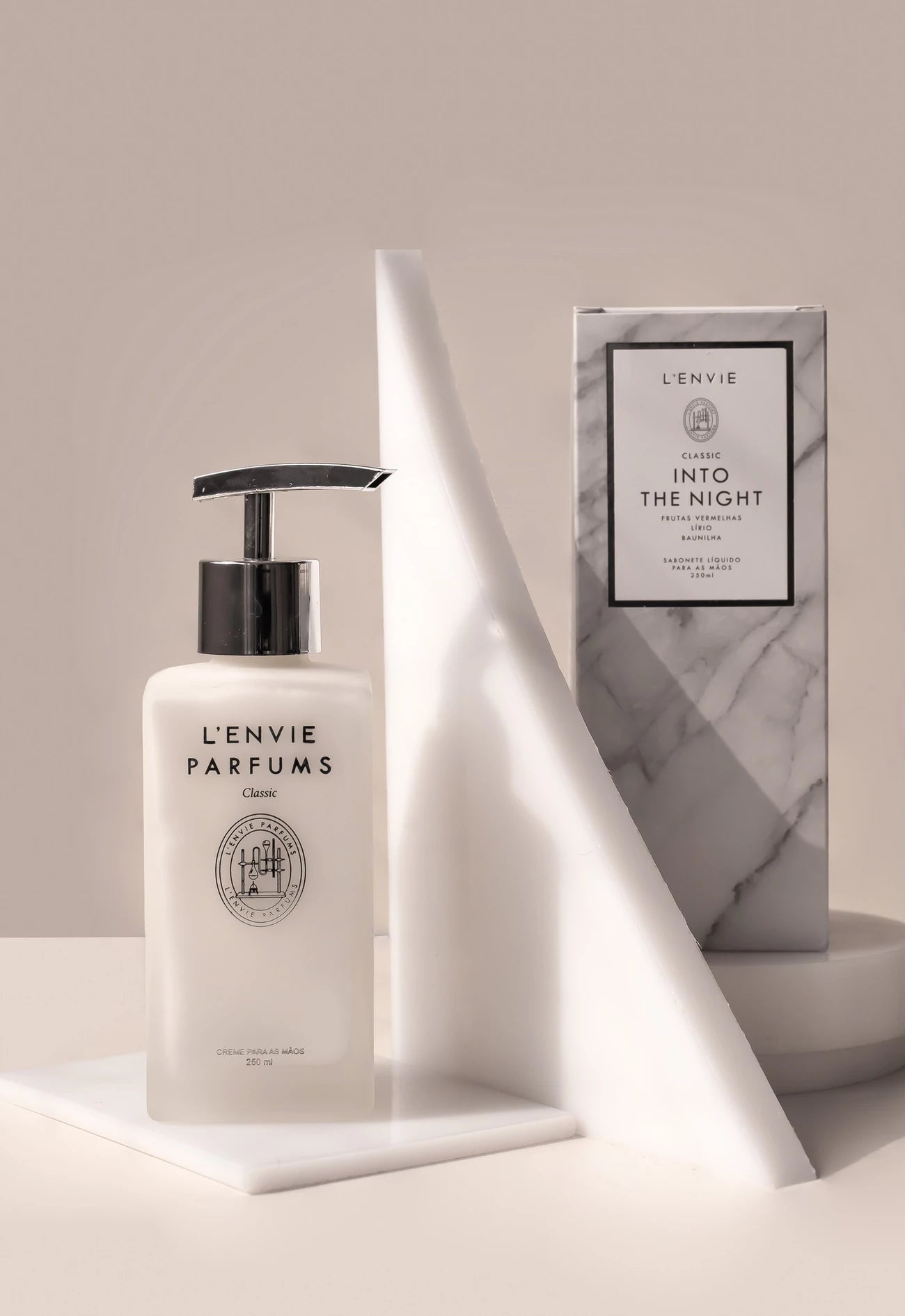 Sabonete Líquido Into The Night-Classic - DoceLar Loja