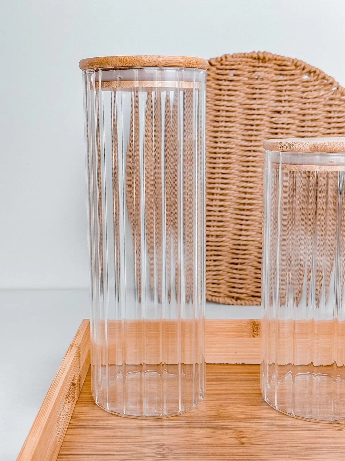 Pote de Vidro Canelado com Tampa Bambu 1.3L - DoceLar Loja